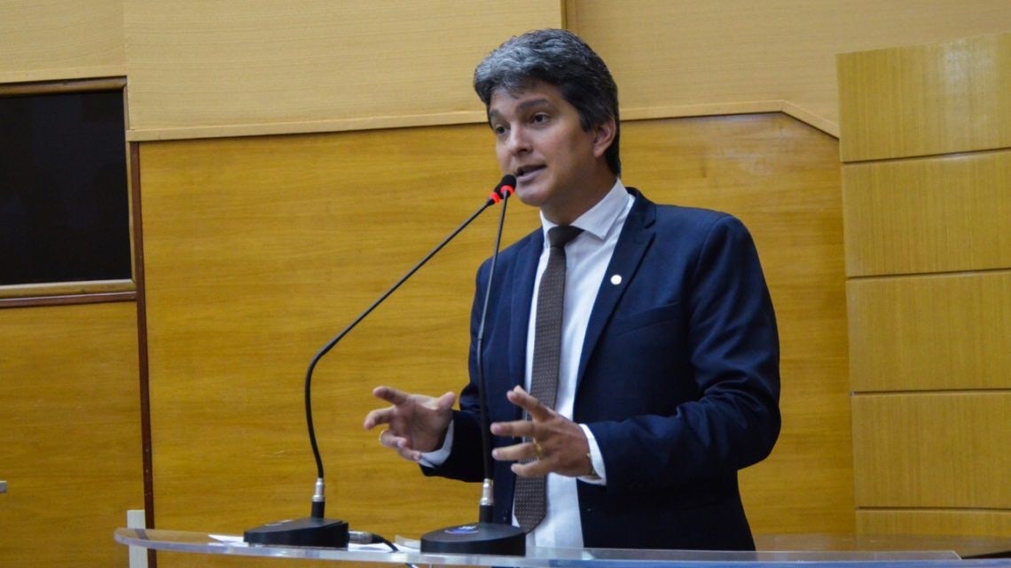 617718648-deputado-dr-samuel-carvalho